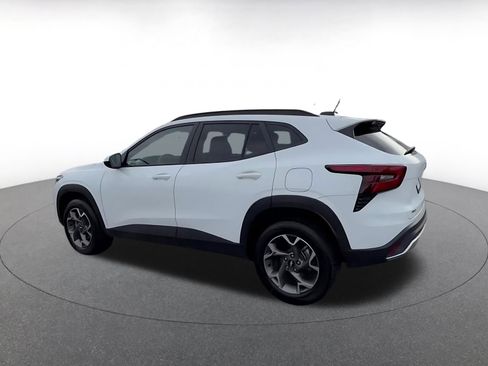 Used 2025 Chevrolet Trax LT image 10