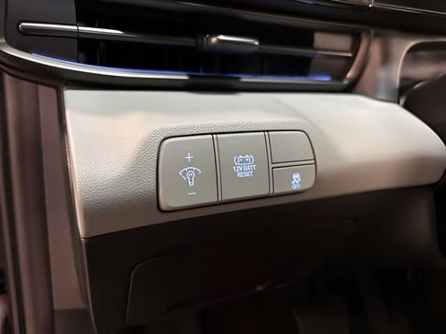 New 2025 Hyundai Elantra Limited image 35