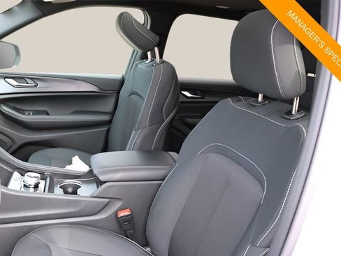 New 2025 Jeep Grand Cherokee L Laredo AWD/4WD image 11
