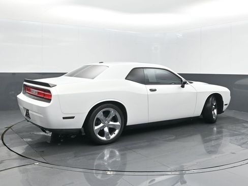 Used 2012 Dodge Challenger R/T image 7