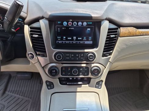Used 2017 GMC Yukon XL Denali w/ Open Road Package AWD/4WD image 27