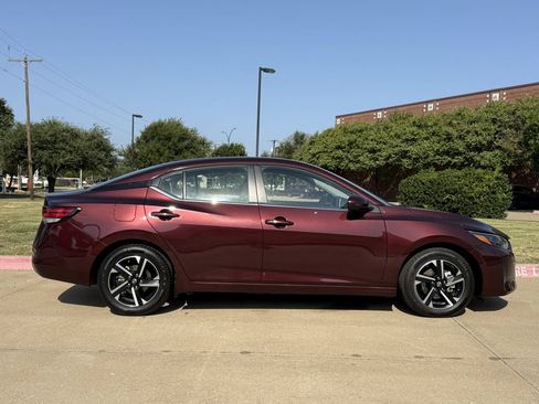 Used 2025 Nissan Sentra SV FWD image 3
