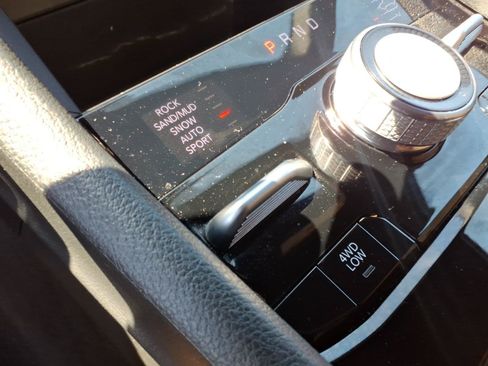 Used 2023 Jeep Grand Cherokee Summit w/ High Altitude Package AWD/4WD image 8