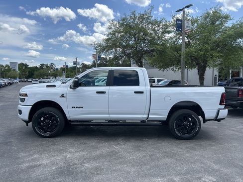 New 2026 RAM 3500 Big Horn AWD/4WD image 4