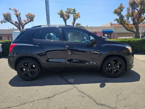 Used 2016 Chevrolet Trax LTZ w/ Midnight Edition FWD image 4
