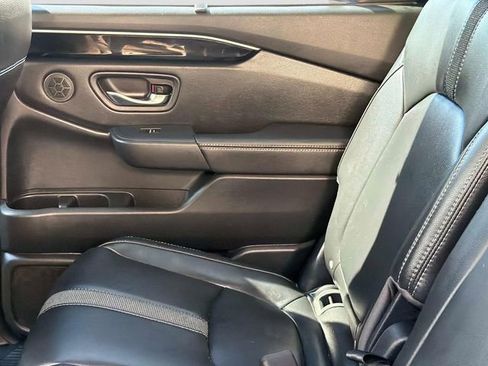 Used 2025 Honda Pilot Touring image 13