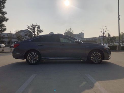 Used 2020 Honda Accord Touring image 4