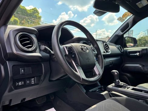 Used 2022 Toyota Tacoma TRD Sport AWD/4WD image 20