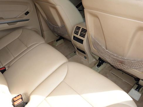 Used 2010 Mercedes-Benz ML 350 2WD image 25