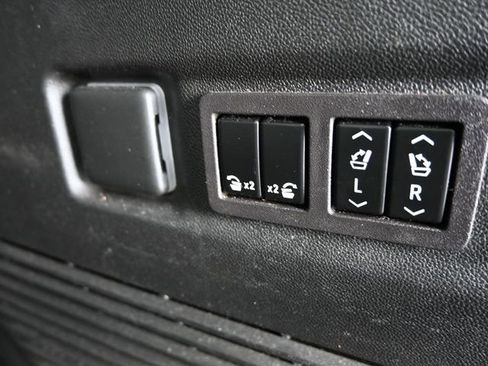 Used 2024 Chevrolet Suburban Z71 w/ Z71 Off-Road Package image 34