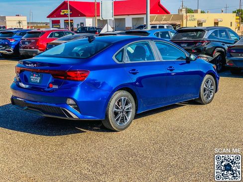 Used 2022 Kia Forte LXS FWD image 8