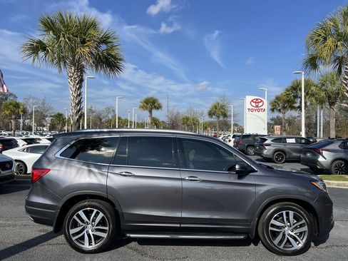 Used 2017 Honda Pilot Elite image 11