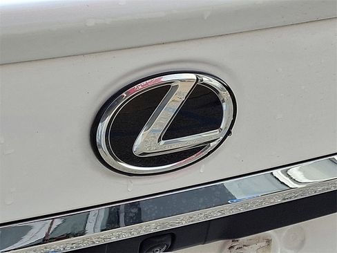 Used 2024 Lexus ES 250 w/ Premium Package image 30