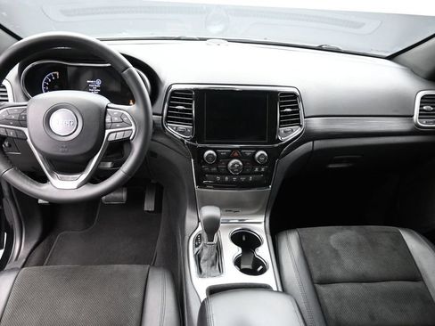Used 2019 Jeep Grand Cherokee Altitude RWD image 12