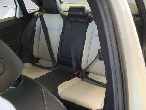 Used 2019 Volkswagen Jetta R-Line image 18