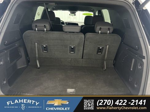 Used 2025 Chevrolet Traverse LT image 19