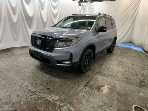 Certified 2024 Honda Passport Black Edition image 11