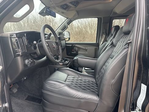 New 2025 GMC Savana 2500 Extended w/ Driver Convenience Package RWD image 17