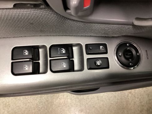 Used 2011 Hyundai Santa Fe GLS image 13