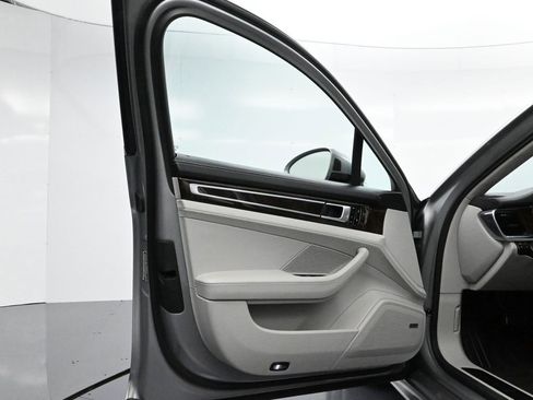 Certified 2020 Porsche Panamera GTS image 17