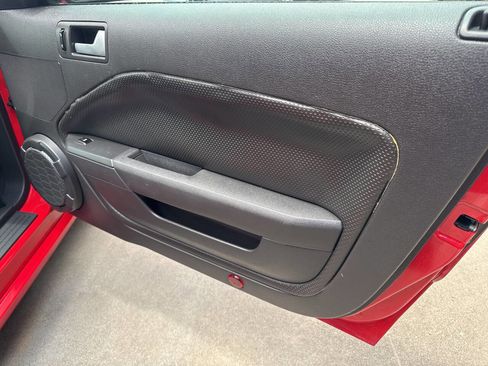 Used 2006 Ford Mustang GT image 16