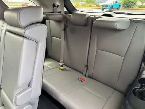 Used 2023 Toyota Highlander XLE AWD/4WD image 15