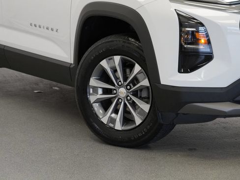 Certified 2025 Chevrolet Equinox LT FWD image 11