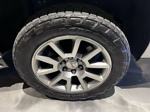 Used 2020 GMC Yukon XL Denali AWD/4WD image 28