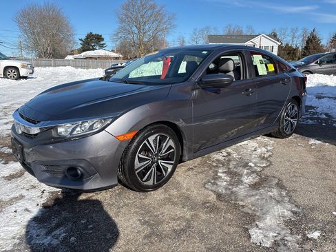 Used 2018 Honda Civic EX-T image 9