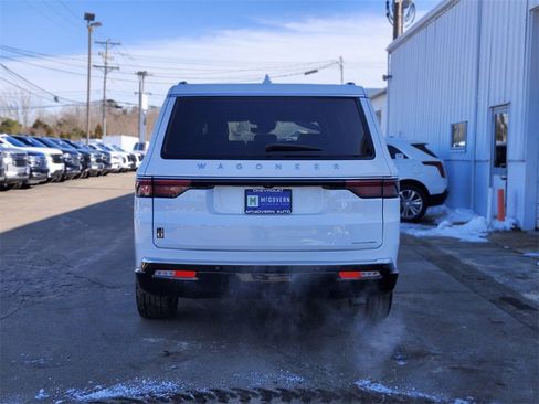 Used 2023 Jeep Wagoneer L Series III image 4