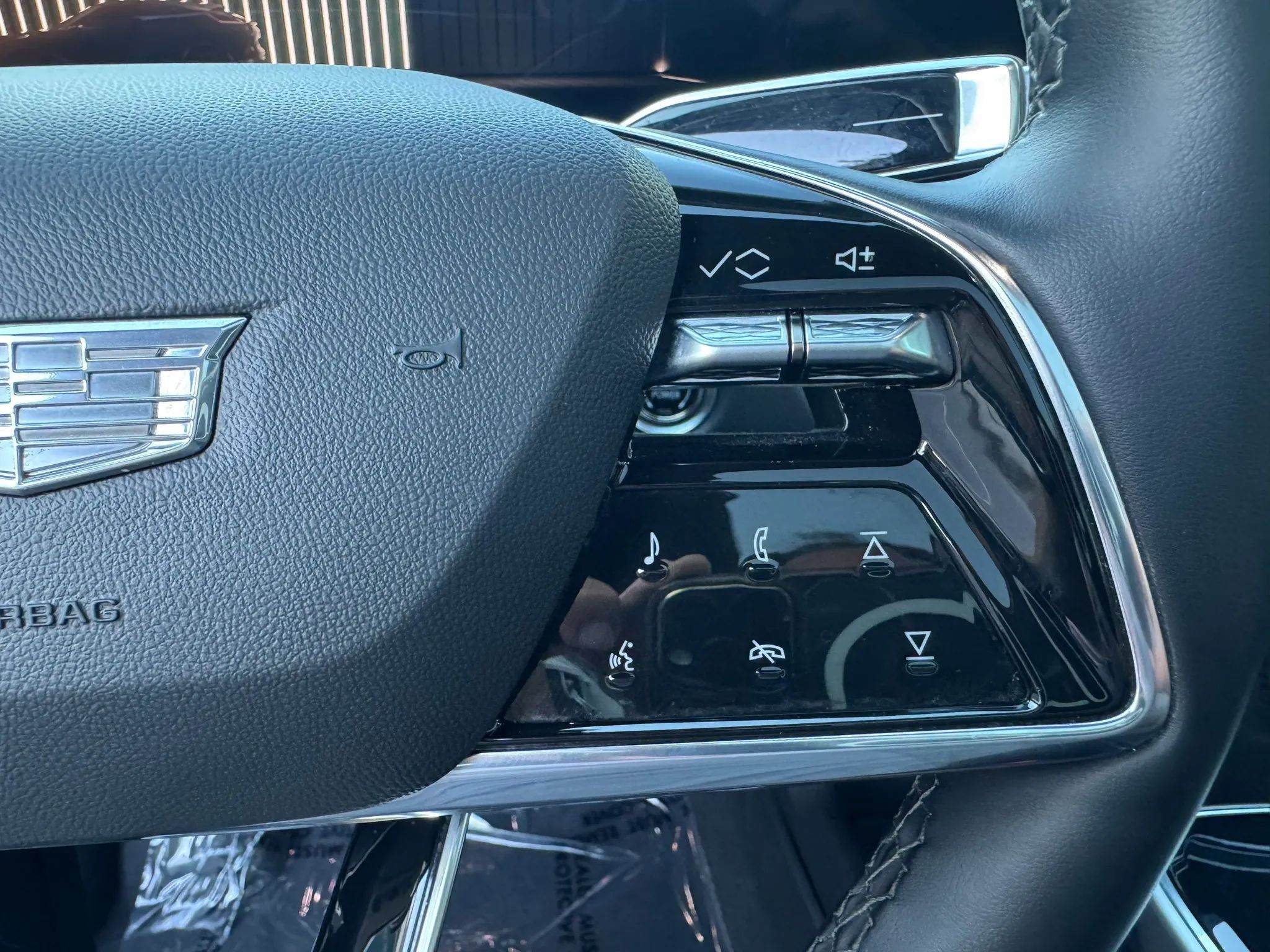 Used 2024 Cadillac Lyriq Luxury AWD/4WD image 32