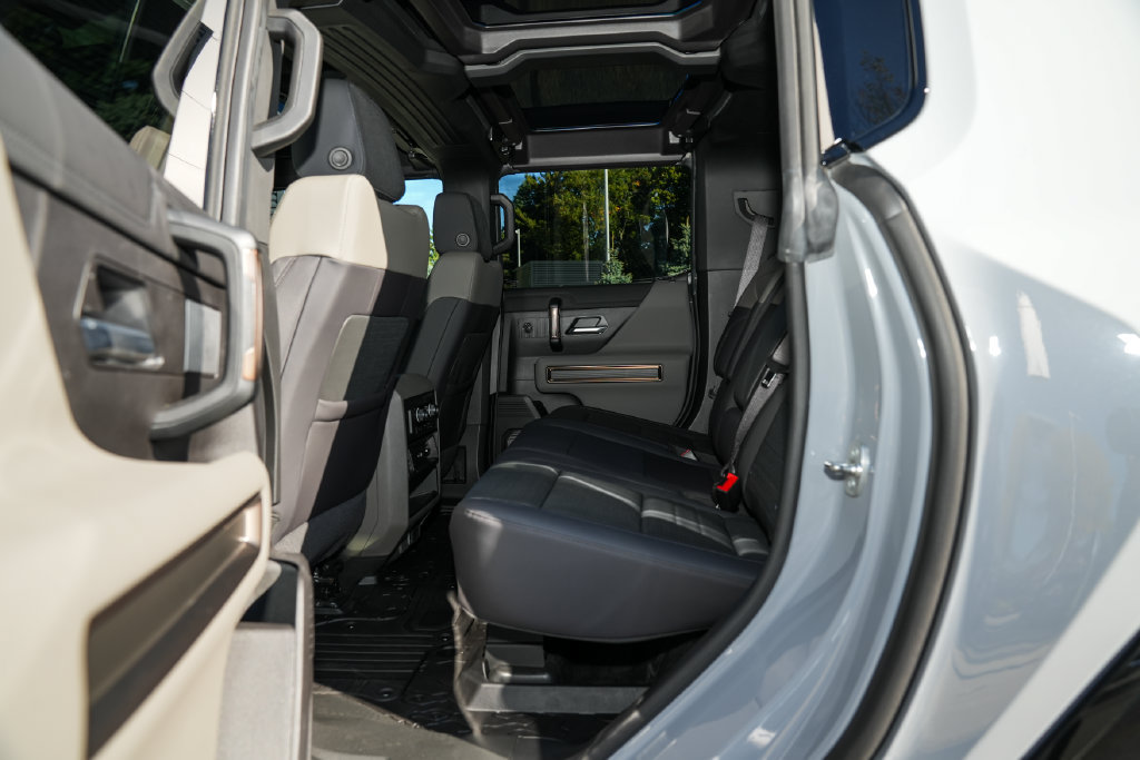 Used 2025 GMC Hummer EV 3X AWD/4WD image 30