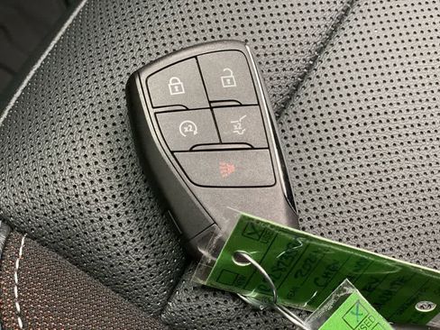 Used 2024 Chevrolet Equinox EV RS image 28