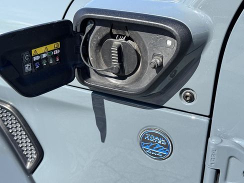 Used 2024 Jeep Wrangler Unlimited w/ Convenience Group AWD/4WD image 5