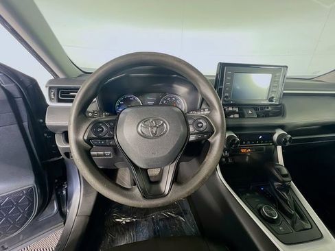 Used 2021 Toyota RAV4 XLE w/ Convenience Package image 14