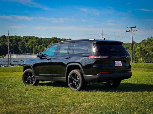 New 2025 Jeep Grand Cherokee L Altitude image 6