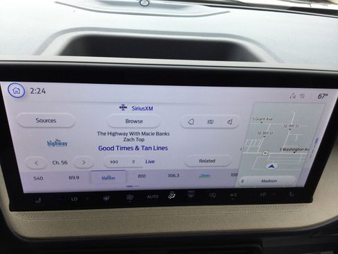 New 2025 Ford Maverick Lariat w/ 4K Tow Package image 12