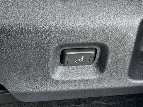 Used 2025 Toyota Tacoma TRD Sport RWD image 26