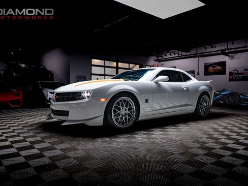 Used 2010 Chevrolet Camaro SS w/ LPO, Ground Effects Package image 51