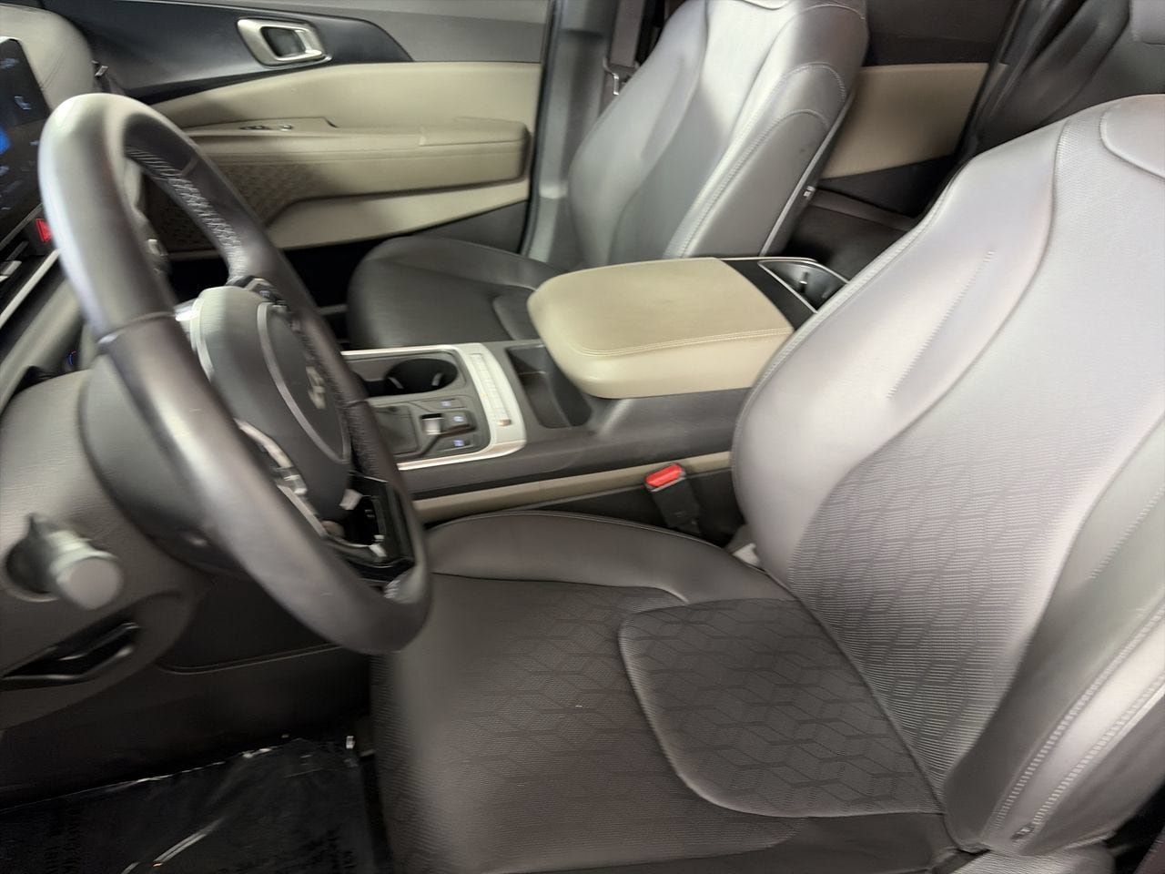 Used 2026 Kia Carnival FWD image 18