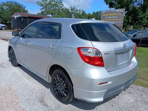 Used 2010 Toyota Matrix FWD image 3
