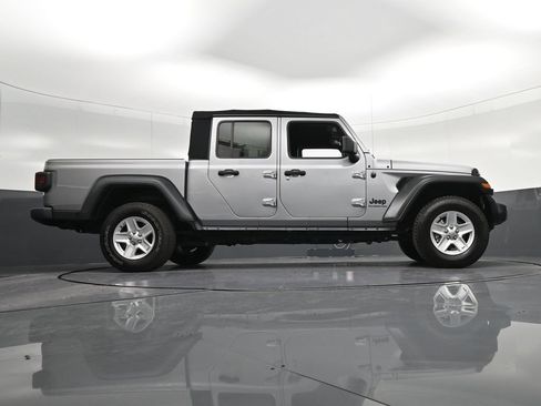 Used 2020 Jeep Gladiator Sport w/ Quick Order Package 24S AWD/4WD image 27