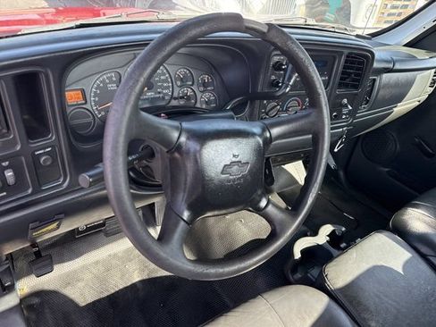 Used 2001 Chevrolet Silverado 1500 2WD Regular Cab w/ Firm Ride Suspension Pkg image 12