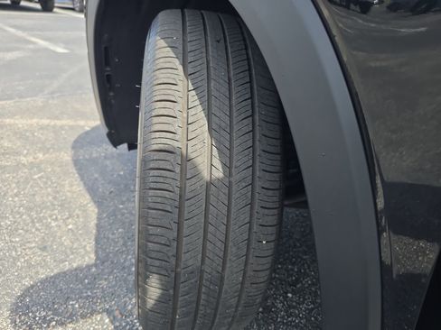 Certified 2025 Honda HR-V Sport image 29