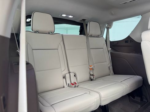 Used 2021 GMC Yukon Denali w/ Denali Premium Package image 38