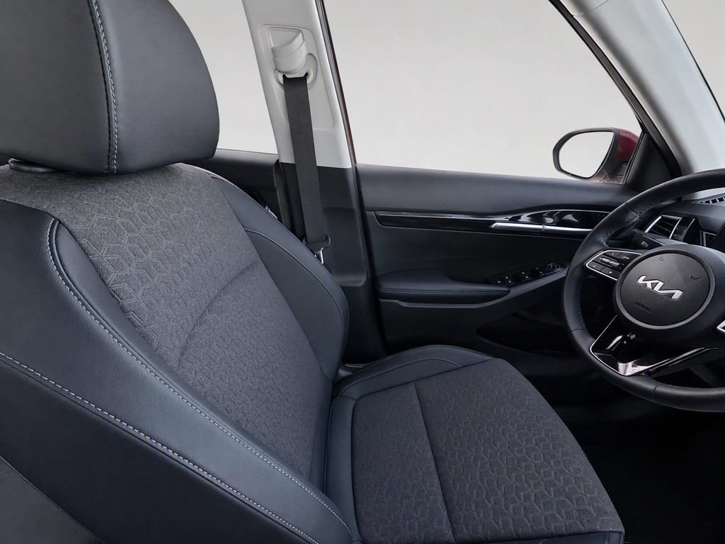 Used 2025 Kia Seltos S FWD image 15