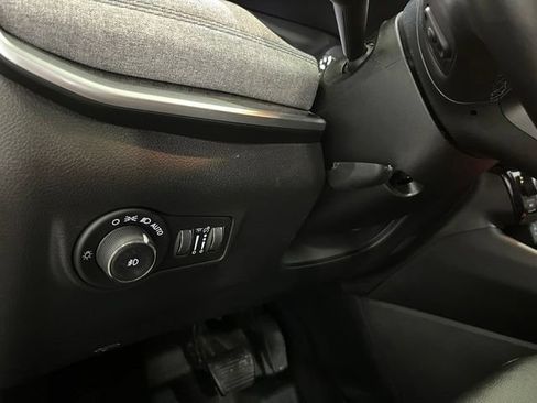 Used 2022 Jeep Compass Latitude w/ Sun and Sound Group AWD/4WD image 15