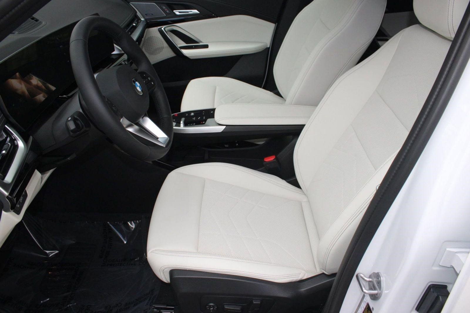 Used 2026 BMW X1 xDrive28i w/ Convenience Package AWD/4WD image 5