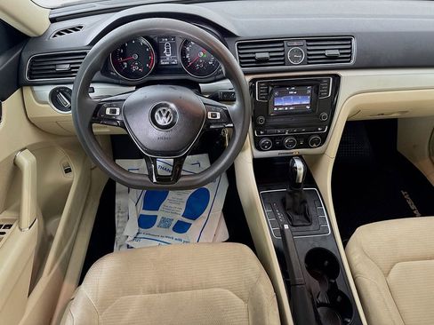 Used 2017 Volkswagen Passat 1.8T S image 26
