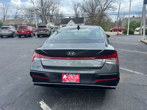 Used 2024 Hyundai Elantra Limited image 7